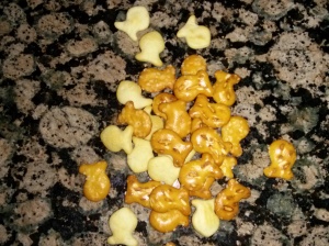 Mixture of Parmesan and pretzel goldfish